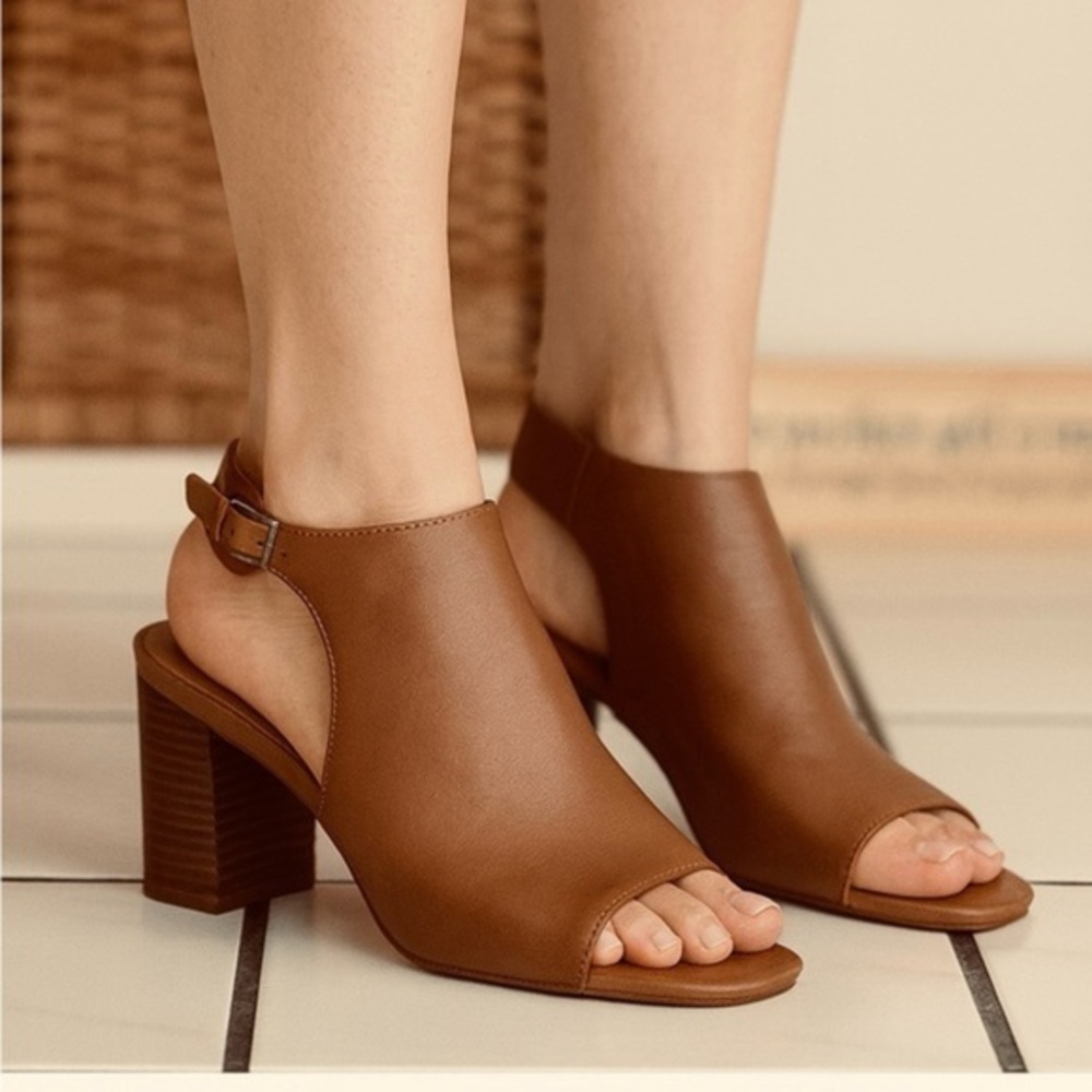 Johnston & Murphy Tan Leather Peep-Toe Mules